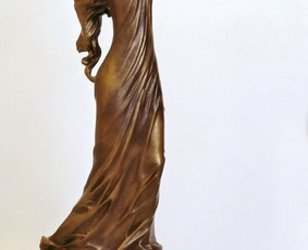Alegorinė skulptūra, dažytas gipsas, h - 80 cm.