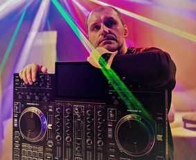Dj paslaugos, renginių įgarsinimas bei apšvietimas. / DJ Pramogos / Darbų pavyzdys ID 1453219