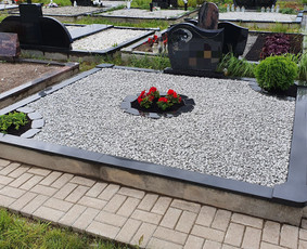 Kapavietės dekoravimas granito skalda.