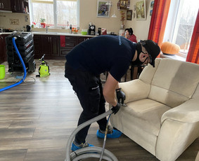 Tam, kad pasiekti geriausio rezultato baldų, kilimų ir čiužinių valyme, mes naudojame ASHBYS ENFORCER siurblius.