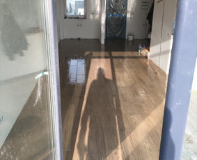 Kas įskaičiuojama į 1m2 kaina?

⁃ Gruntavimas
⁃ Standartinių plytelių klijavimas (iki 400mm)
⁃ Standartinių siūlių glaistas (išskyrus juodą, ir ryškias spalvas)