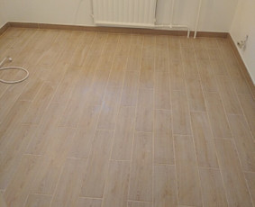 Klojant plyteles
