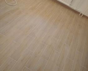 Klojant plyteles
