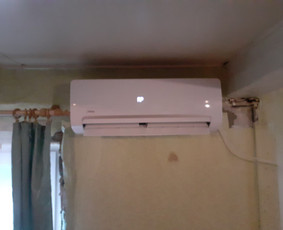 Šilumos siurblio Midea 3,8 kW oras-oras instaliacija