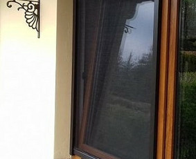 Įvairių tipų roletai, žaliuzės ir tinkleliai - Tinkleliai nuo uodų, montavimas - 1 Tinkleliai nuo uodų, montavimas - Įvairių tipų roletai, žaliuzės ir tinkleliai - 1