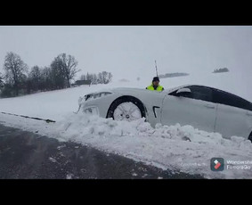Techninė pagalba kelyje, visų tipų transporto priemonėms. - Pagalba užklimpus automobiliui - 3 Pagalba užklimpus automobiliui - Techninė pagalba kelyje, visų tipų transporto priemonėms. - 3