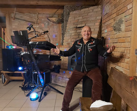 Vestuvių, jubiliejų, krikštynų muzikantas Artūras Nars - Renginiai, šventės - 4 Renginiai, šventės - Vestuvių, jubiliejų, krikštynų muzikantas Artūras Nars - 4