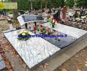 Kapavietės dengimas šviesiomis Viscont white ir juodo Karelijos granito plokštėmis