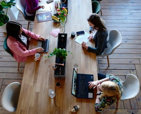 Darbo teisės paslaugos - Profesionalios teisinės paslaugos / Legal services - 1