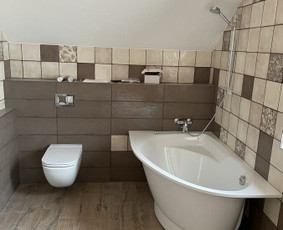 Apdailos Komanda - Plytelių klijavimas - 1 Plytelių klijavimas - Apdailos Komanda - 1