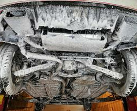 Automobiliu plovykla variklių plovimas iš viršaus ir apačios / MB Pilies Plovykla / Darbų pavyzdys ID 1660337