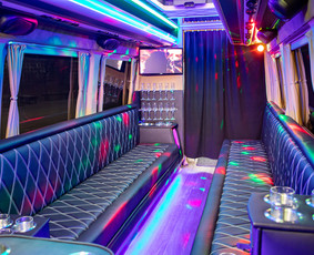 Party bus, pink party bus, Limobus nuoma / Ričardas, Deveikis / Darbų pavyzdys ID 1670657