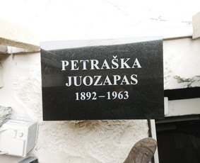 Raidžių kalimas ant paminklo kapinėse / Raidžių kalimas ant paminklo / Darbų pavyzdys ID 1688377