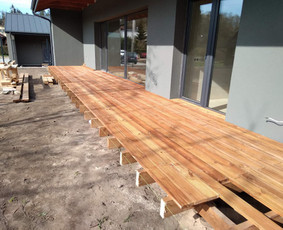 Grindjuosčių montavimas - Lauko terasų pavesinių įrengimas Trinkelės gerbūvio įrengima - 1