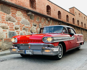 1958-ųjų kabrioleto Ford ir Oldsmobile sedano nuoma / Amerikietiški Auto / Darbų pavyzdys ID 1743835