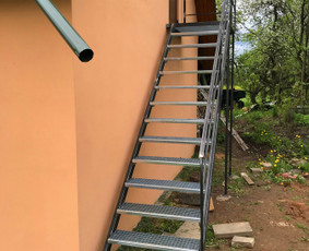 Metalo gaminiai pagal ind. užsakymą, suvirinimo paslaugos - Metalinės laiptų pakopos - 2 Metalinės laiptų pakopos - Metalo gaminiai pagal ind. užsakymą, suvirinimo paslaugos - 2