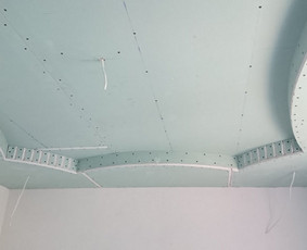 Lubų dažymas - Brigada 25 metus dirbanti apdailos srityje - 1