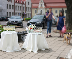 Šampano staliukas