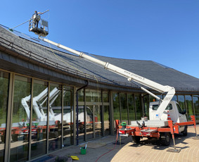 ❇️Langų valymas jonizuotu vandeniu be chemikalų. ⚠️Technologija skirta valyti išorės langus iki 16 metrų aukščio. ?Ši langų valymo technologija sumažina klientų išlaidas.