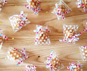 Stalo vardo kortelės, dovanėlės svečiams su laimės sausainiu / Laimės sausainiai - Fortune cookies / Darbų pavyzdys ID 1802267