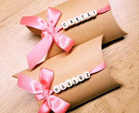 Stalo vardo kortelės, dovanėlės svečiams su laimės sausainiu / Laimės sausainiai - Fortune cookies / Darbų pavyzdys ID 1802281