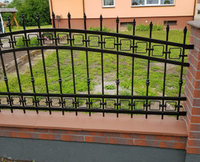 Kalvis Kalvis - Kiemo vartai, gamyba - 2 Kiemo vartai, gamyba - Kalvis Kalvis - 2