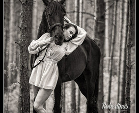 fotosesija su žirgu. Fotografas, Robertinas