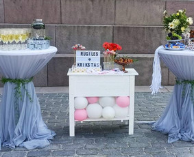 Dekoruotas staliukas