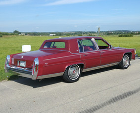 1987 Cadillac Brougham nuoma - Senovinių automobilių nuoma - 2 Senovinių automobilių nuoma - 1987 Cadillac Brougham nuoma - 2