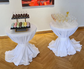 Elegantiškas šampano staliukas po ceremonijos - Vestuvių atributikos nuoma - 3 Vestuvių atributikos nuoma - Elegantiškas šampano staliukas po ceremonijos - 3