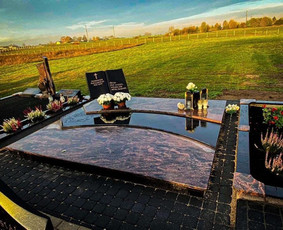 Kapų apželdinimas - Kapų tvarkymas i&scaron;simokėtinai, dengimas plok&scaron;tėmis, paminklai - 1