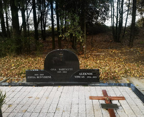 Raidžių kalimas ant paminklo kapinėse / Raidžių kalimas ant paminklo / Darbų pavyzdys ID 1892395