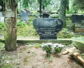 Raidžių kalimas ant paminklo kapinėse / Raidžių kalimas ant paminklo / Darbų pavyzdys ID 1892441