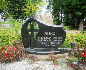 Raidžių kalimas ant paminklo kapinėse / Raidžių kalimas ant paminklo / Darbų pavyzdys ID 1892449