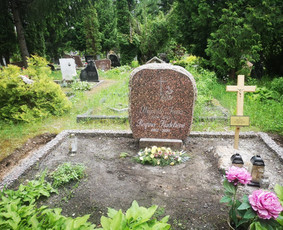 Raidžių kalimas ant paminklo kapinėse / Raidžių kalimas ant paminklo / Darbų pavyzdys ID 1892487