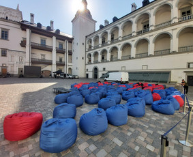 Nuomos paslaugos - Sėdmai&scaron;ių, pufų, staliukų nuoma ir pristatymas 24/7 - 2