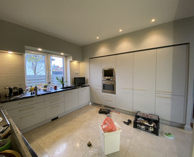 Virtuvės, spintos, vonios baldai. Kokybė ir greiti terminai! - Stalviršių gamyba - 3 Stalviršių gamyba - Virtuvės, spintos, vonios baldai. Kokybė ir greiti terminai! - 3