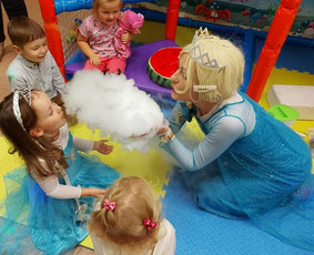 Moksliniai, magijos šou vaikams - Animatorė / vaikų švenčių vedėja - 1