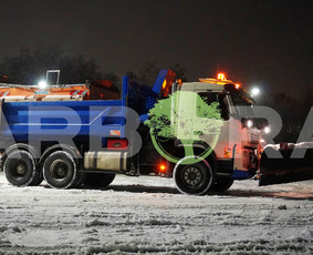 Sniego Valymas, Išvežimas, Teritorijų Barstymas - Sniego valymas nuo stogų - 1 Sniego valymas nuo stogų - Sniego Valymas, Išvežimas, Teritorijų Barstymas - 1