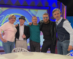 "Laimingu Būti Lengva" - gyvos muzikos grupė - Dainininkai, muzikos grupės - 1 Dainininkai, muzikos grupės - "Laimingu Būti Lengva" - gyvos muzikos grupė - 1