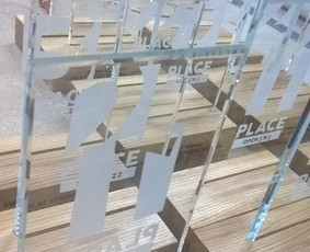 Stiklo pertvaros, veidrodžiai- projektavimas gamyba - Stiklo gaminiai pagal individualius užsakymus - 2 Stiklo gaminiai pagal individualius užsakymus - Stiklo pertvaros, veidrodžiai- projektavimas gamyba - 2