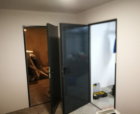 Patikimas meistras Jūsų namams - Durų montavimas - 1 Durų montavimas - Patikimas meistras Jūsų namams - 1