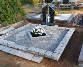 Kapų tvarkymas, priežiūra, dekoravimas, dengimas plokštėmis - Paminklo, tvorelių atnaujinimas - 4 Paminklo, tvorelių atnaujinimas - Kapų tvarkymas, priežiūra, dekoravimas, dengimas plokštėmis - 4