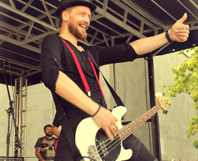 "Laimingu Būti Lengva" - gyvos muzikos grupė - Dainininkai, muzikos grupės - 4 Dainininkai, muzikos grupės - "Laimingu Būti Lengva" - gyvos muzikos grupė - 4