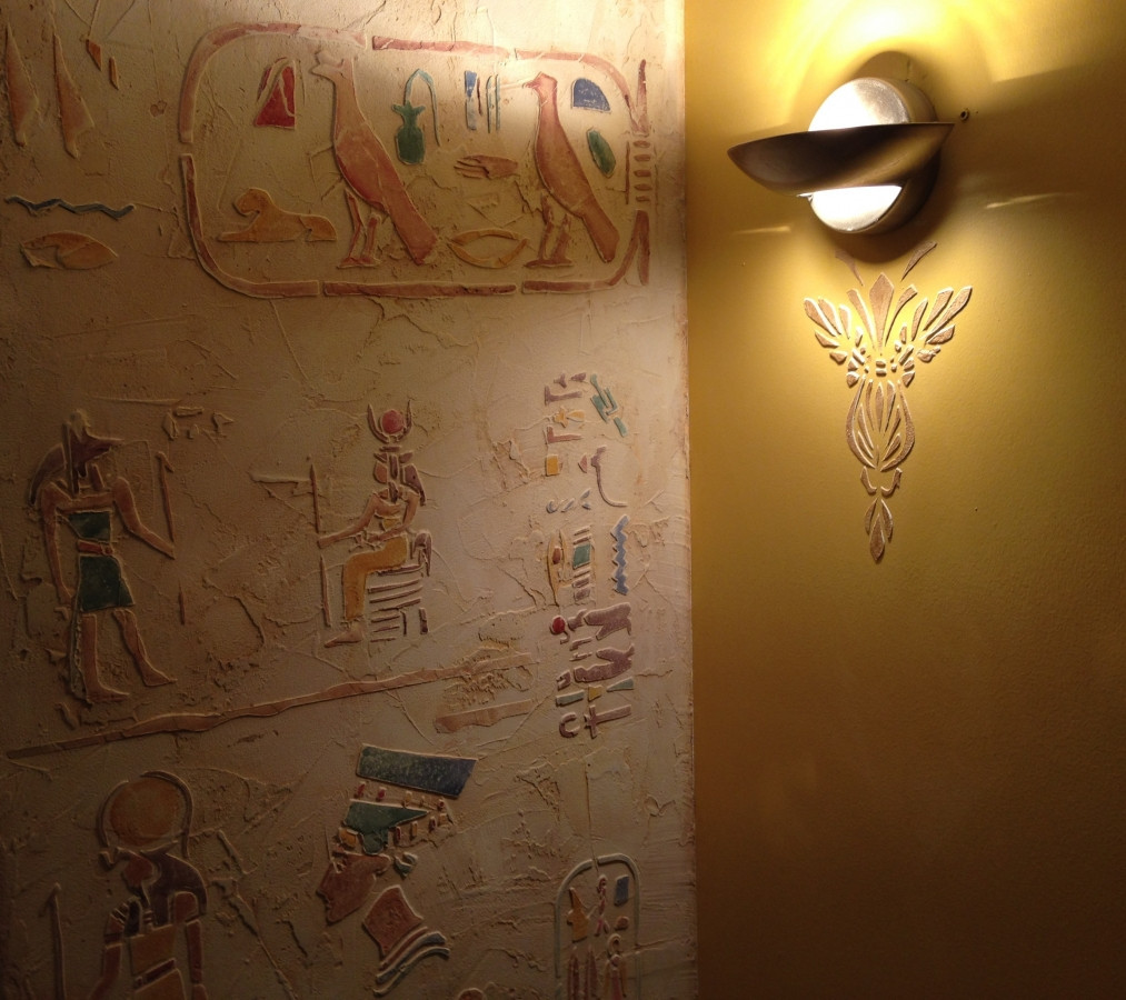Interjero dekoravimas Egipto motyvais. Šviestuvo dekoras.