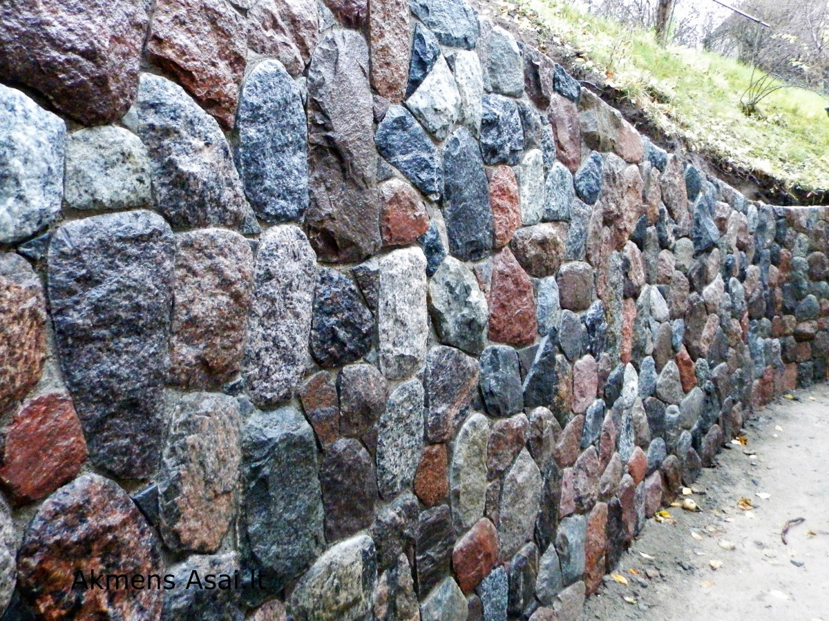 Skaldyto akmens atraminė sienutė