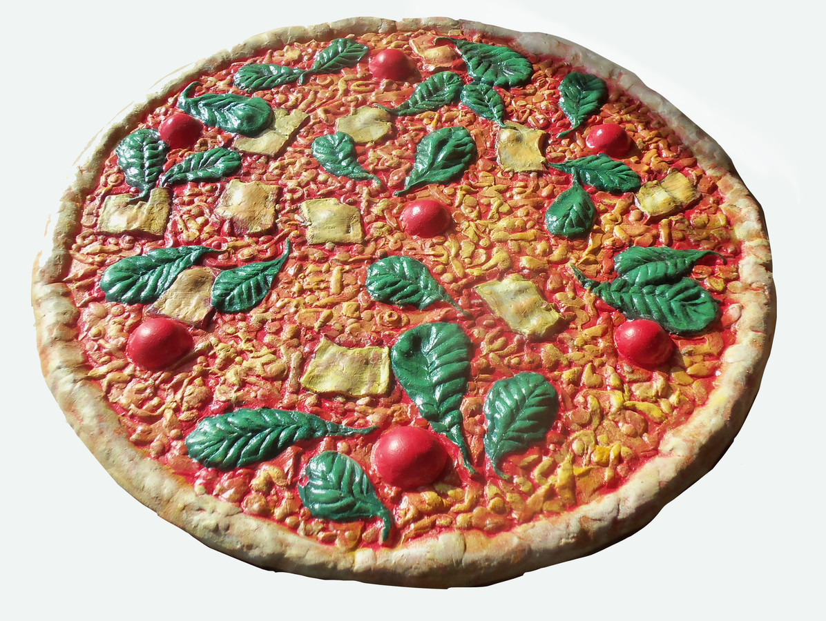 Deokratyvinė picos skulptūra Delano picerijų tinklui. Dažytas gipsas, skersmuo 50 cm