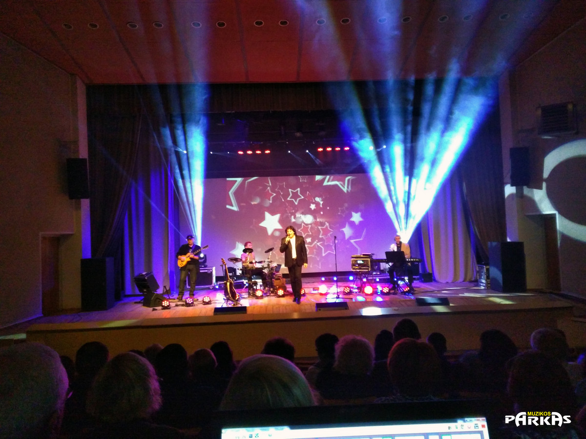 Dambrausko koncertinio turo apšvietimas ir įgarsinimas.