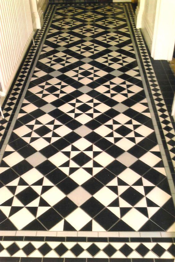 klasikinis koridoriaus grindų sprendimas