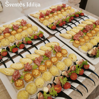 Siūlome didelį pasirinkimą vieno kąsnio užkandžių. Vilnius Šventės Idilija Vilnius nuotrauka 1 Užkandžių gaminimas Vilnius Šventės Idilija Vilnius nuotrauka 1